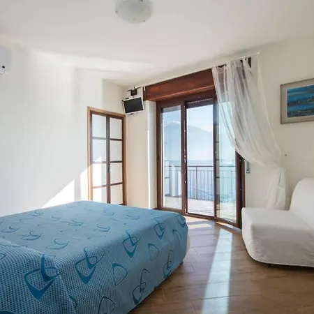 Damia, Independent With Direct Lake Access Вилла